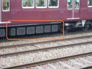 阪急電車の5000系の車両の抵抗器